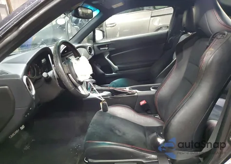 2016 Subaru Brz 2.0 Limited from USA, damaged, VIN JF1ZCAC15G8604136